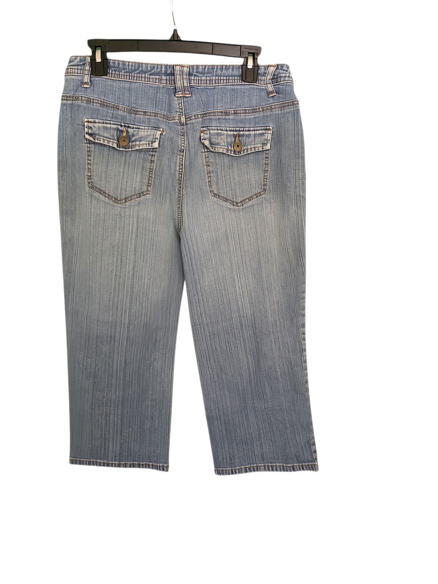 Effortless Light Wash Cargo Capris